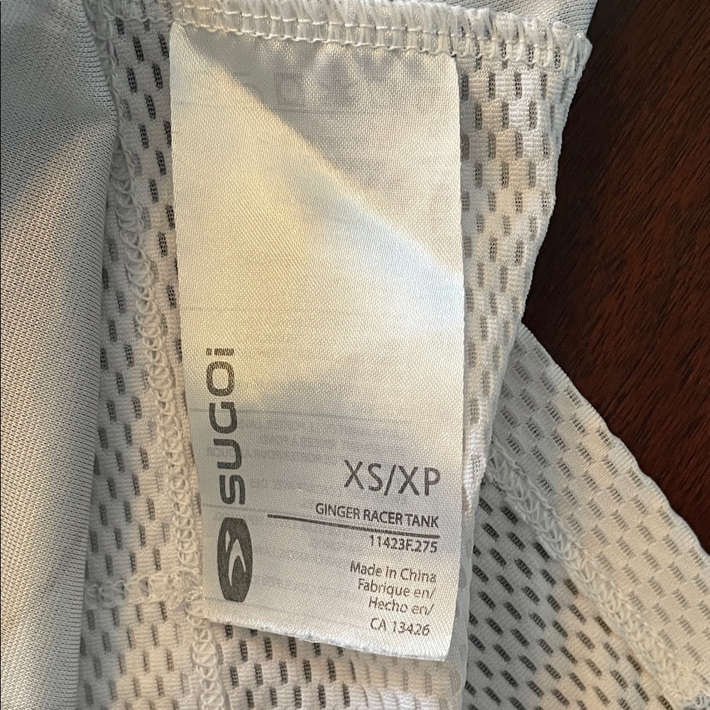 SUGOI Women’s Sz XS Black and White Leaf Pattern Tank Top - Picture 2 of 8